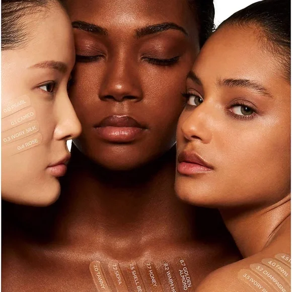 Tom Ford Shade and Illuminate Soft Radiance Foundation